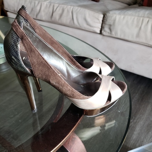 Shoes - Picture 3 of 3